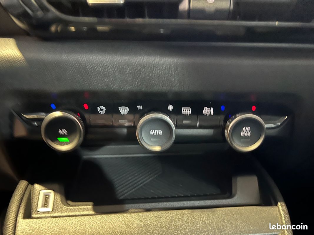CITROEN C4 C4 BlueHDi 110 SS BVM6 Feel Pack (image 21)