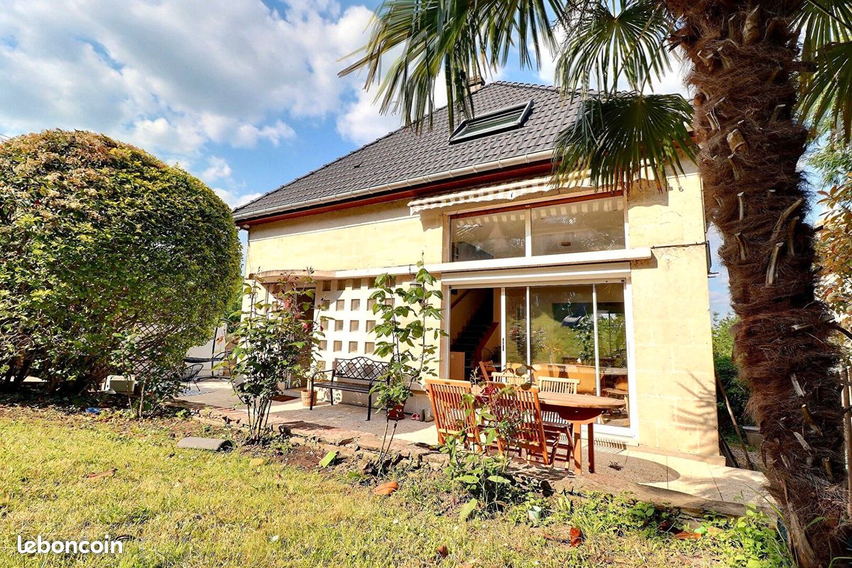 Maison 8 pièces 198 m² · à Saint-Germain-en-Laye · 198 m² · 4 000 €
