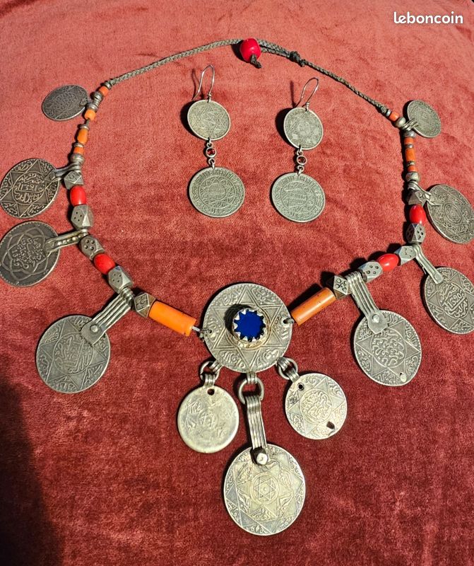 Collier Berbère En Argent - Forme Demi-Lune Cisellée Motifs Ethniques - Bijou Vintage Du Sud Maroc