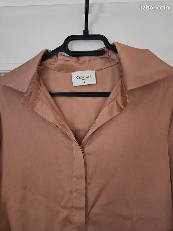 Chemisier en satin taille S (image 2)