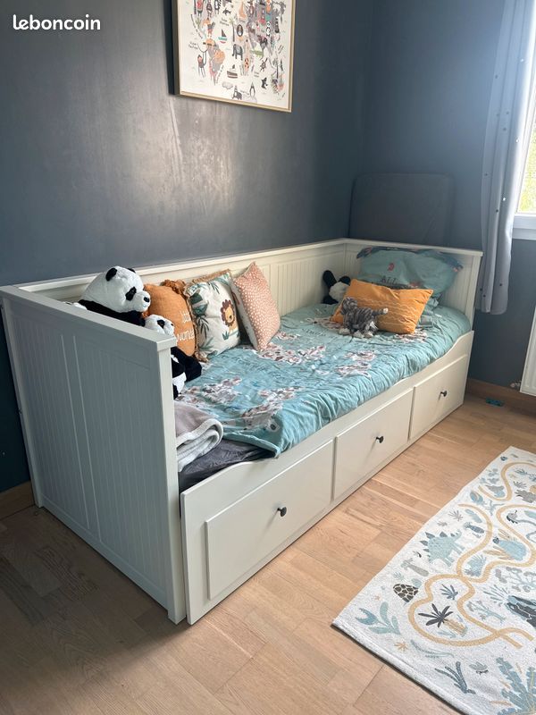 Lit Hemnes IKEA (image 1)