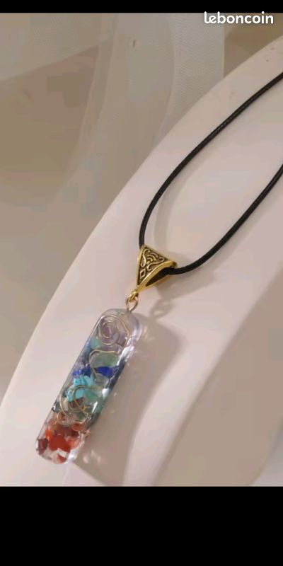 Collier (image 1)