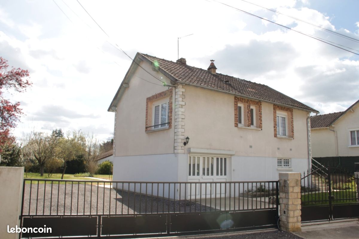 Maison 4 pièces 112 m² · à Véron · 112 m² · 800 €
