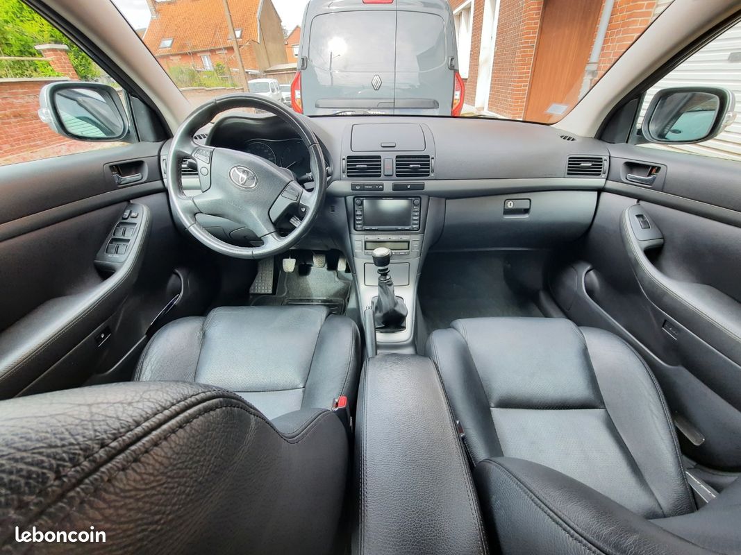 Toyota avensis (image 3)