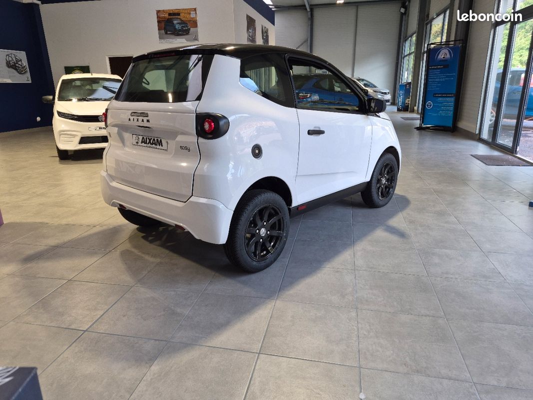 AIXAM EASY CHIC DISPO 48h - VOITURE SANS PERMIS (image 2)