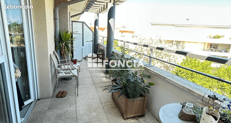 POINTE ROUGE : TYPE 2 avec terrasse et parking en sous sol — 1