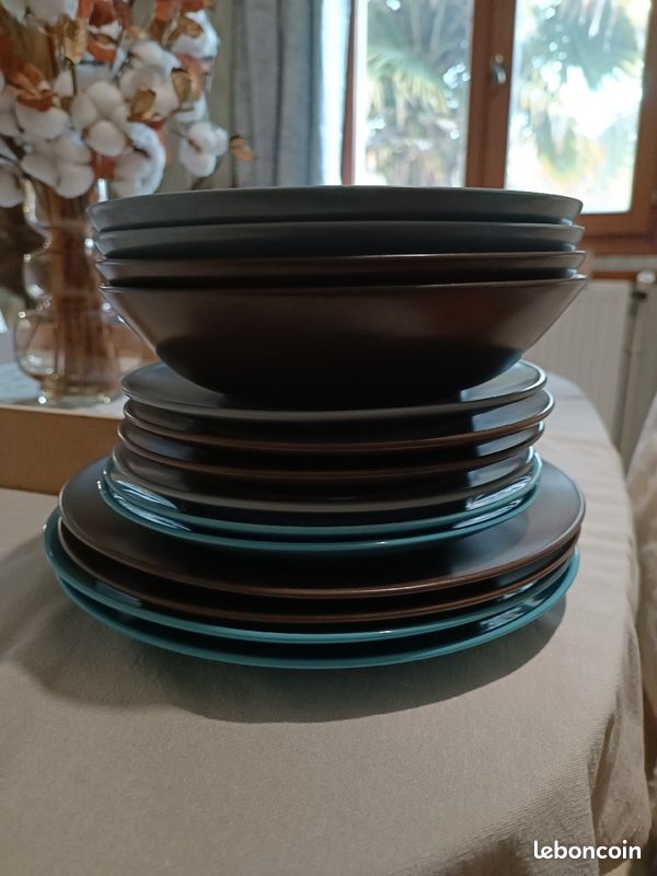 Lot assiettes (image 1)