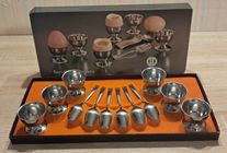 Service à œufs Guy Degrenne Vintage 1970 – 6 Coquetiers + 6 Cuillères, Boîte Abîmée