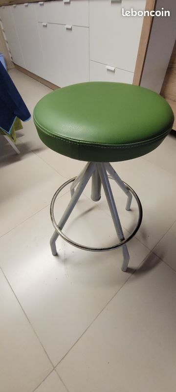 Tabouret industriel (image 1)