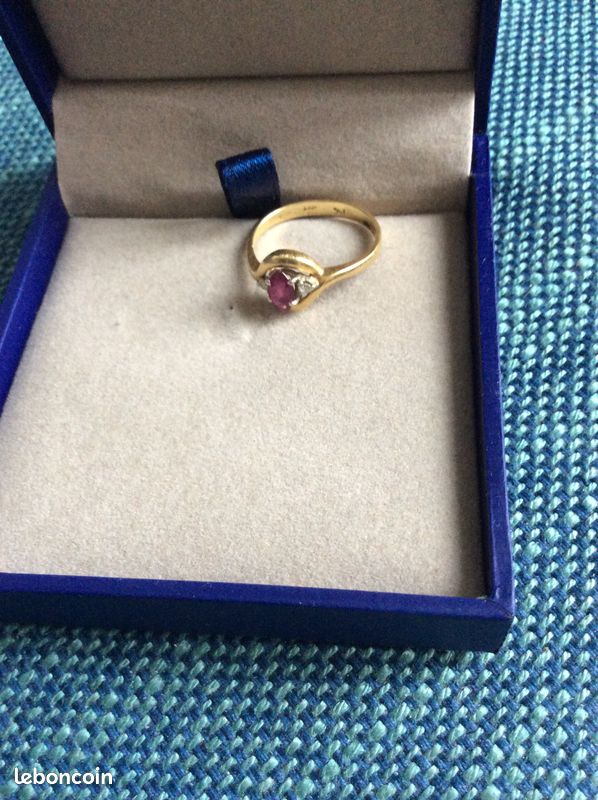 Bague or et rubis (image 1)