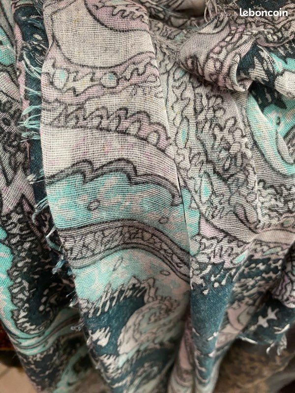 Foulards et écharpes différentes couleurs et dimensions (image 6)