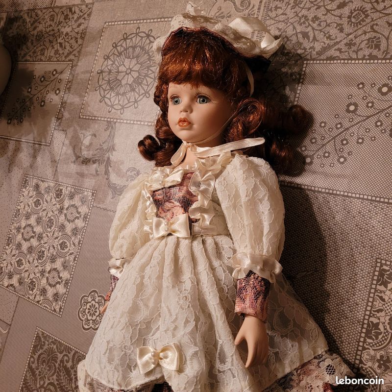 Poupée ancienne en porcelaine 2 (image 2)
