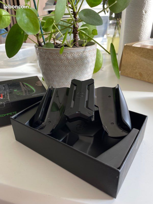 Black Sharp gamepad 2.0 stand (image 2)