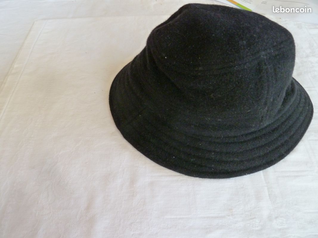 Chapeau noir en 80% laine et 20 % Polyamid Provenance Allemagne vintage en bon état Taille 56 (image 4)