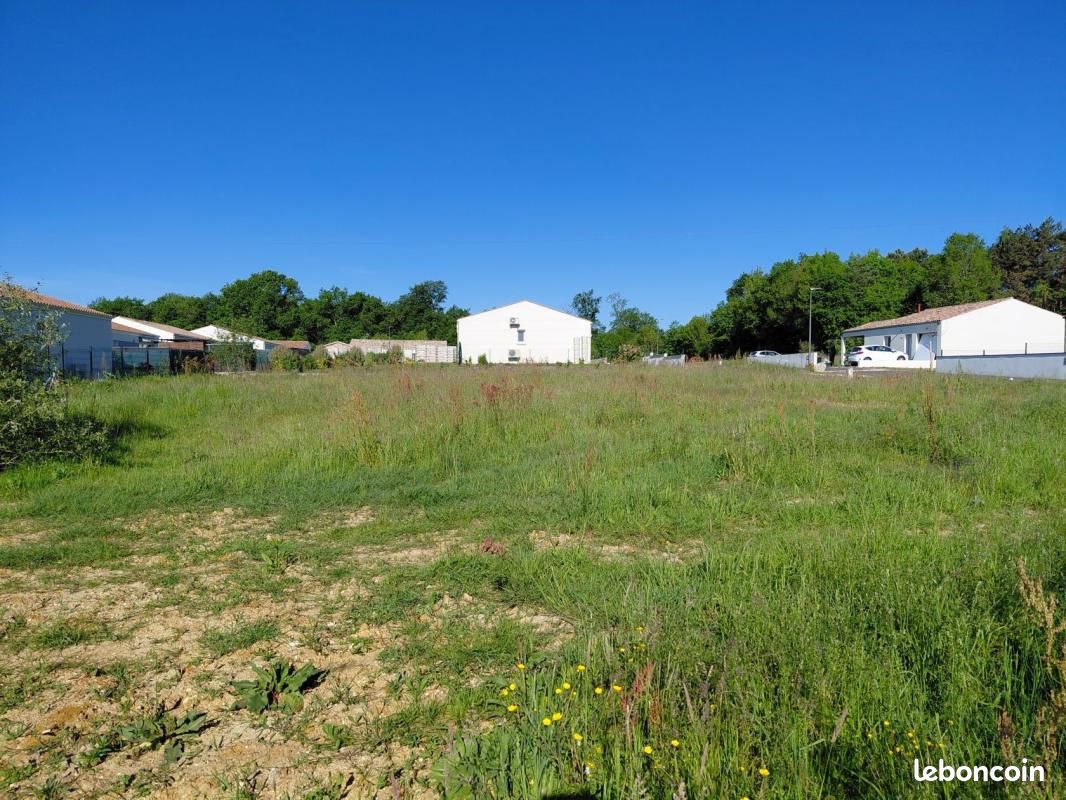 Terrain 468 m² La Chapelle Des Pots · à La Chapelle-des-Pots · 35 600 €