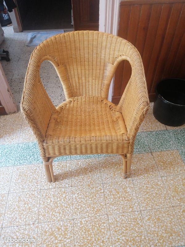 Fauteuil en osier (image 1)