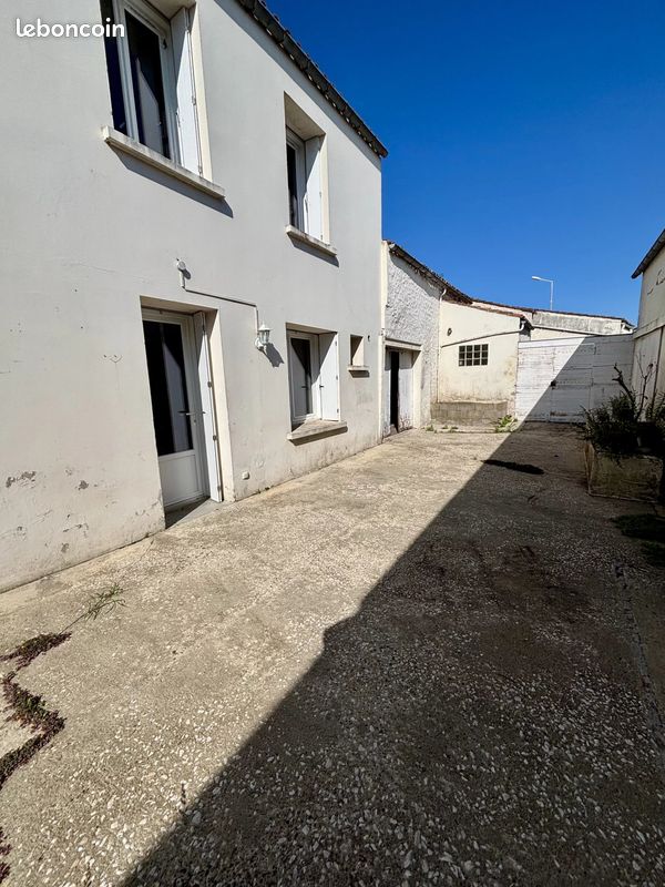 Immeuble 6 pièces 110 m² · à Beurlay · 110 m² · 204 750 €
