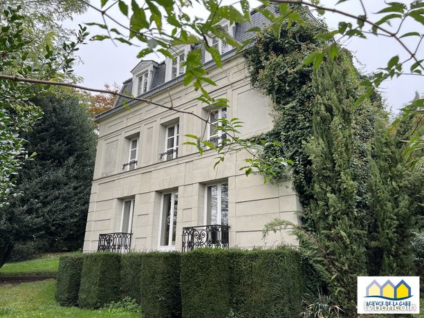 Propriété 8 pièces 220 m²
