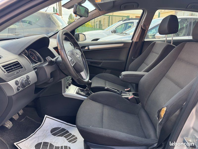 Opel astra 1.9 cdti 120 cv (image 8)