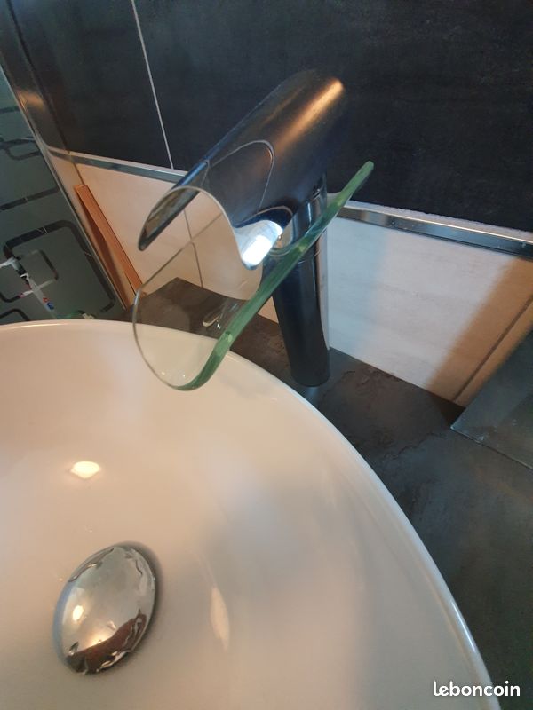 2Meubles +2vasques +2robinets salles de bain (image 2)