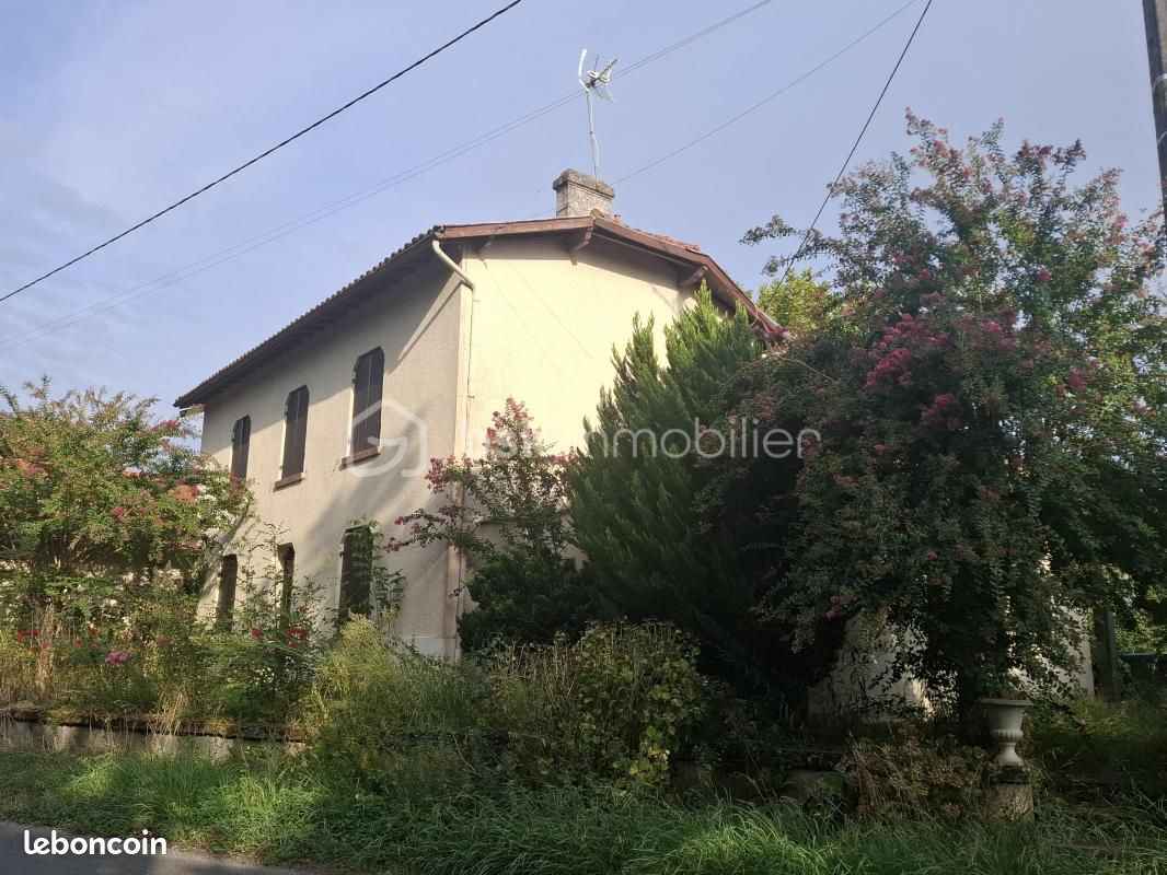 Maison 7 pièces 153 m² · à Sainte-Florence · 153 m² · 137 000 €