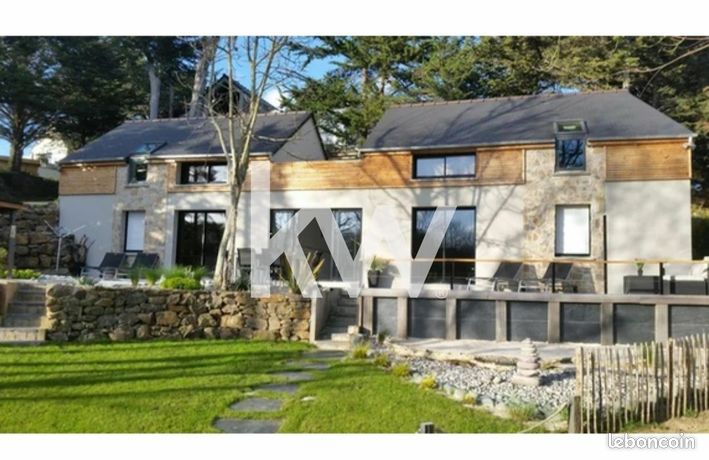 Maison 12 pièces 212 m²