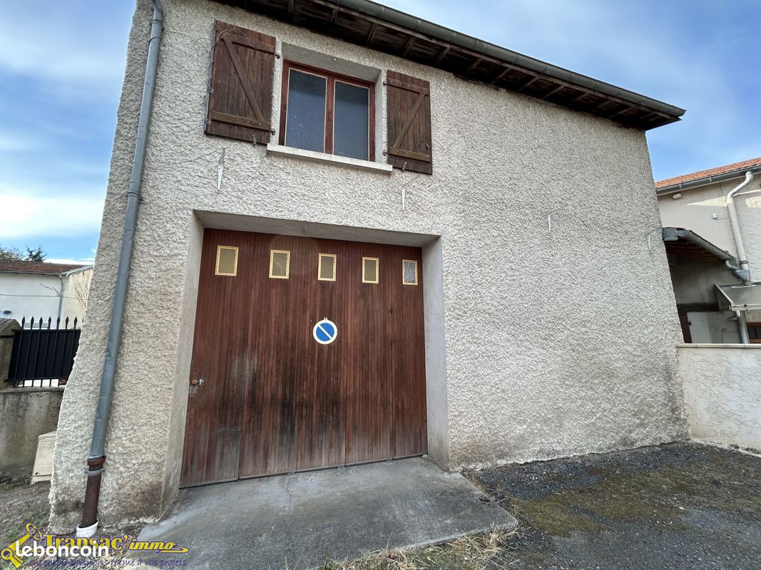 Parking 100 m² · à Mariol · 100 m² · 33 000 €