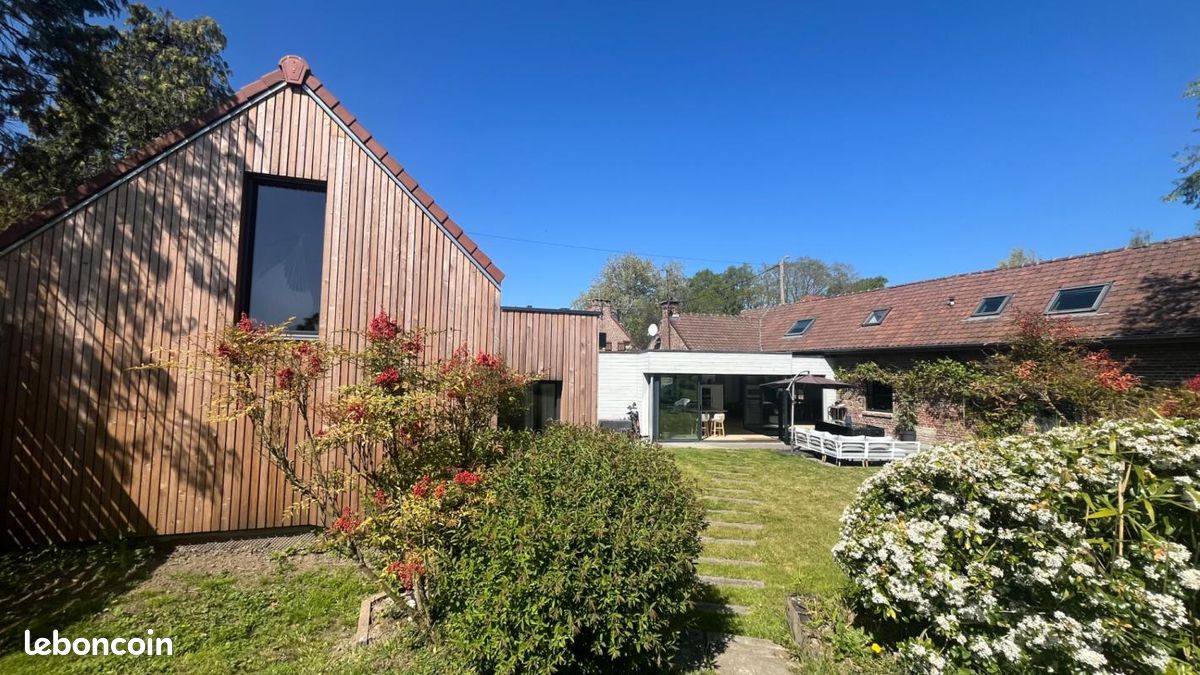 Maison 8 pièces 256 m² · à Le Maisnil · 256 m² · 740 000 €
