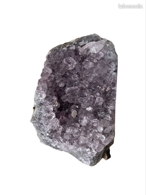 Géode massive Améthyste Uruguay AA violet froid 750 grs (image 13)