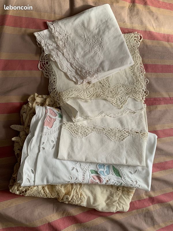 Service de table en coton brodé linge ancien - Linge de maison