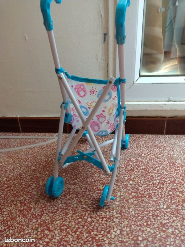 Je donne une poussete (image 5)