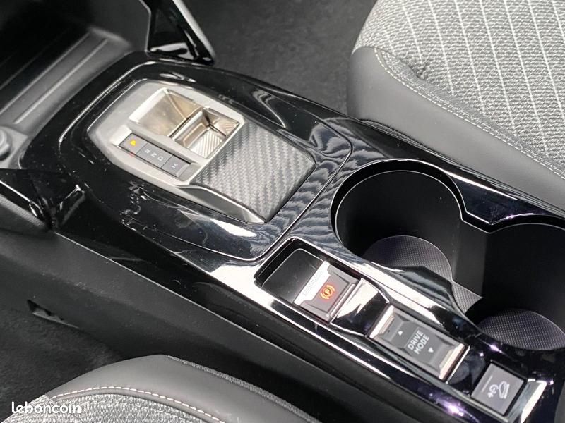 Peugeot 2008 1.2 Hybrid 145ch Allure e-DCS6 (image 17)