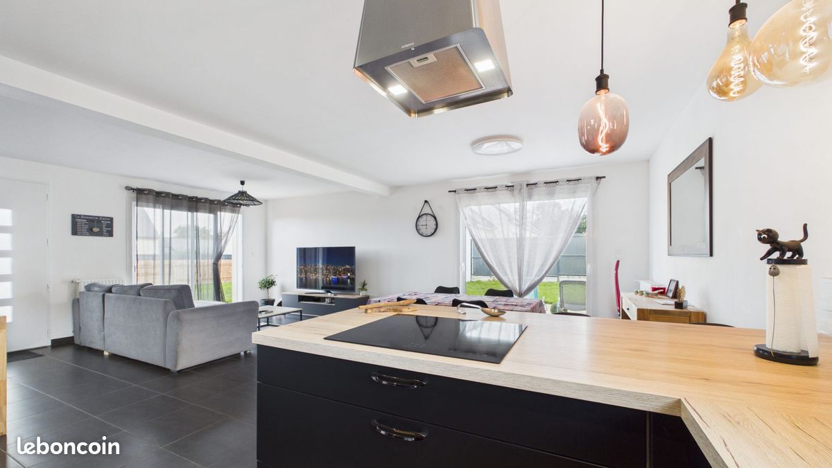 Maison 6 pièces 111 m² · à Saint-Martin-des-Champs · 111 m² · 257 000 €