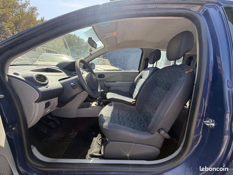 Renault TWINGO II 1.2 16V 75CH DYNAMIQUE (image 8)