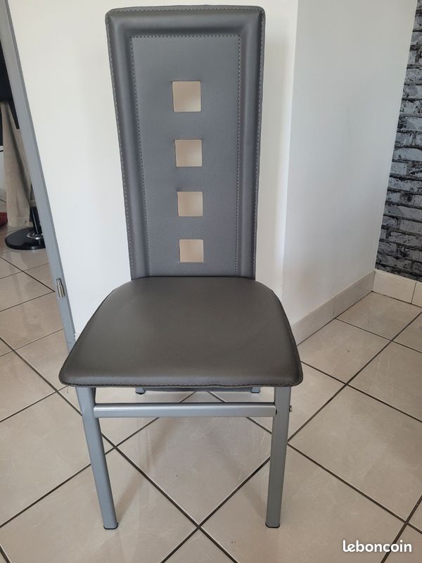 Table de salon et chaises (image 3)