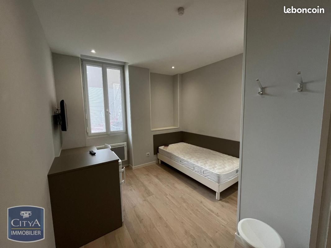 Appartement 1 pièce 14 m² · à Roanne · 14 m² · 330 €