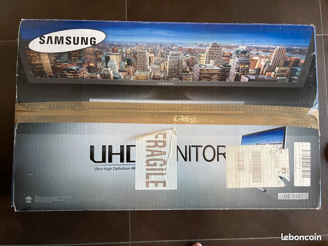 Ecran 28" 4K 1ms Freesync Samsung UE590 (image 8)