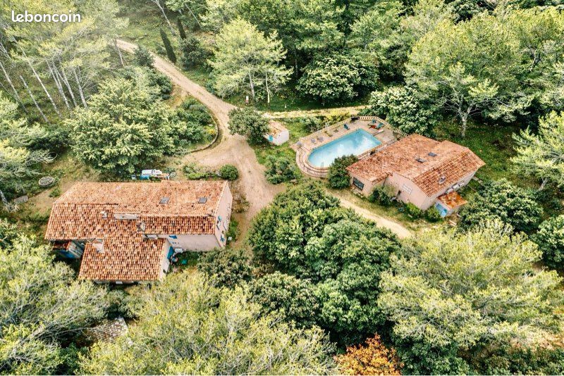 Maison 15 pièces 350 m² · à Grans · 350 m² · 1 990 000 €