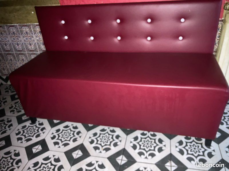 Banquette bordeau artisanale (image 1)
