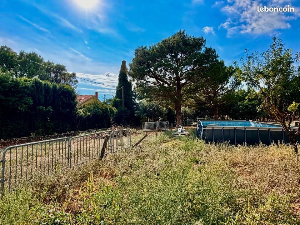 Terrain 1504 m² · à Cuges-les-Pins · 299 000 €