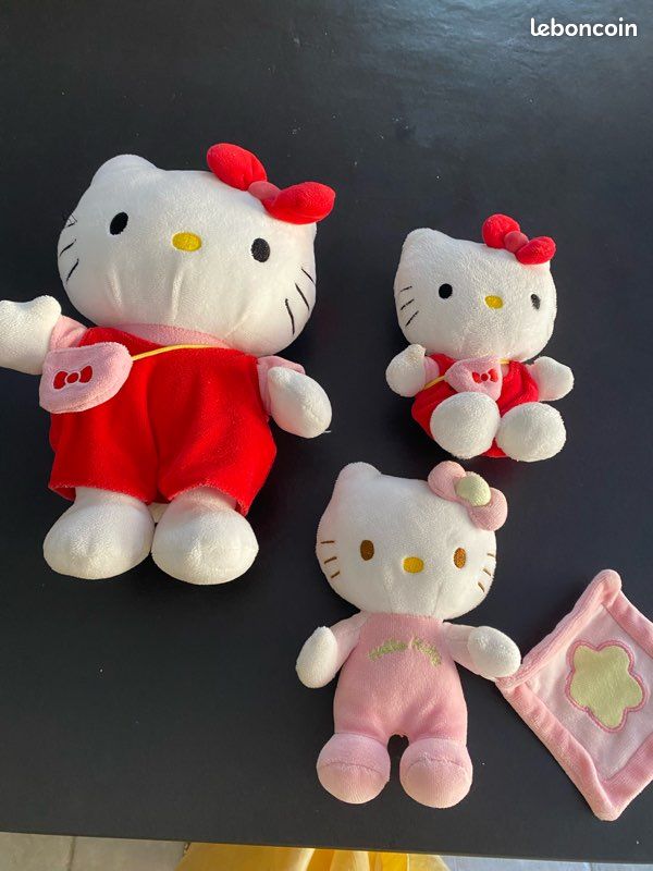 Peluche Hello Kitty, 30 cm. - Roumanie, Produits Neufs - Plate-forme de Peluche Hello Kitty, 30 cm. - Roumanie, Produits Neufs - Plate-forme de