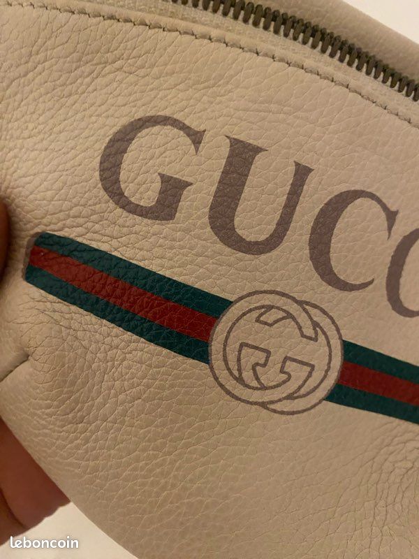 Sac banane Gucci en cuir beige – Logo vintage – Authentique