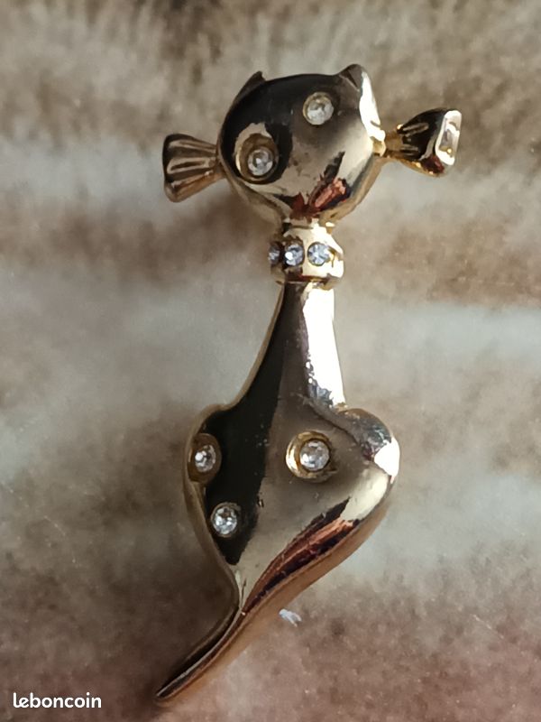 Broche chat en métal doré - fantaisie - Montres & Bijoux