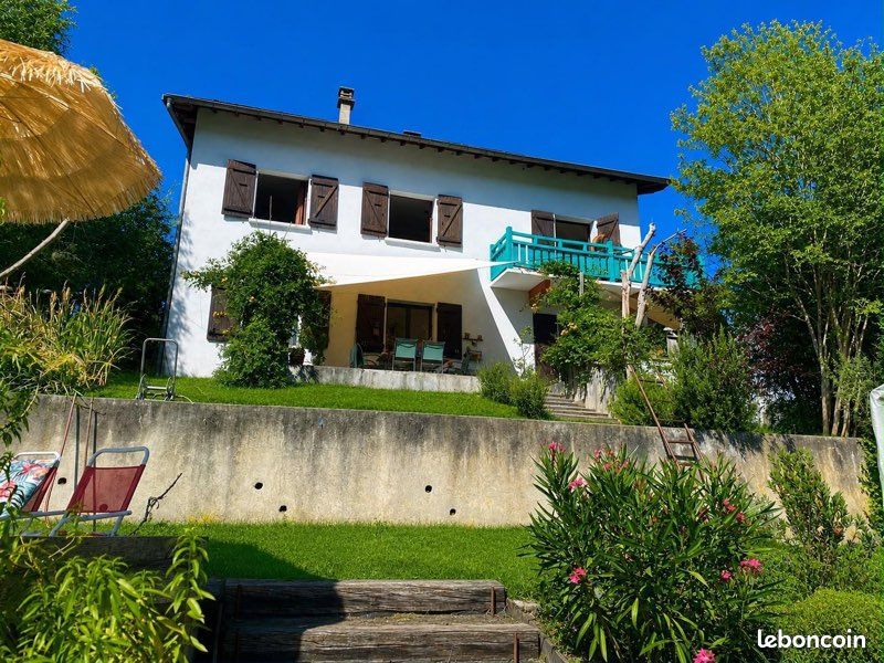 Maison 7 pièces 182 m² · à Castillon-en-Couserans · 182 m² · 250 000 €