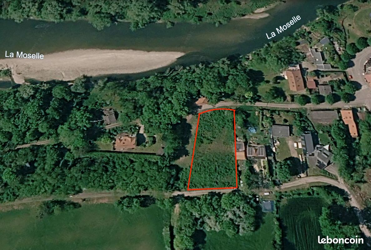 Velle-sur-Moselle – Terrain plat constructible 1 845 m² plein sud sur les coteaux · 69 000 €