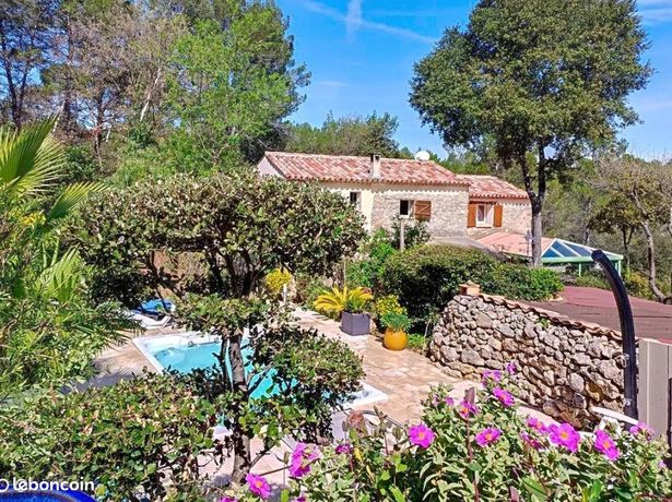 Propriété 4 pièces 111 m²