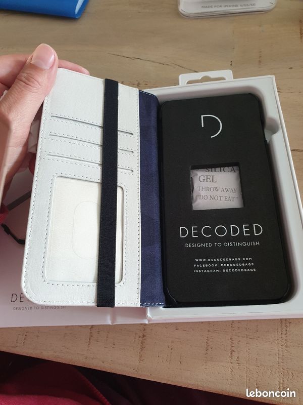 Vends Coque téléphone à rabat iphone 7plus (image 4)