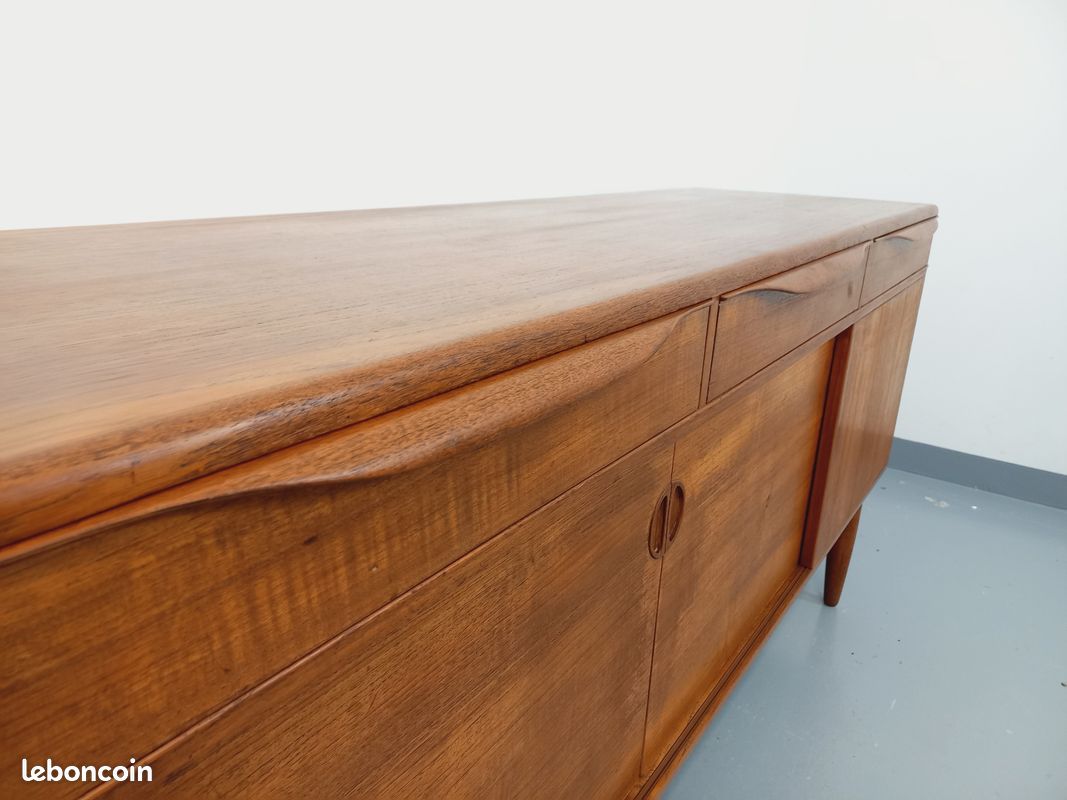 Enfilade vintage scandinave en teck des années 60 du designer danois Johannes Andersen pour Samcom (image 5)