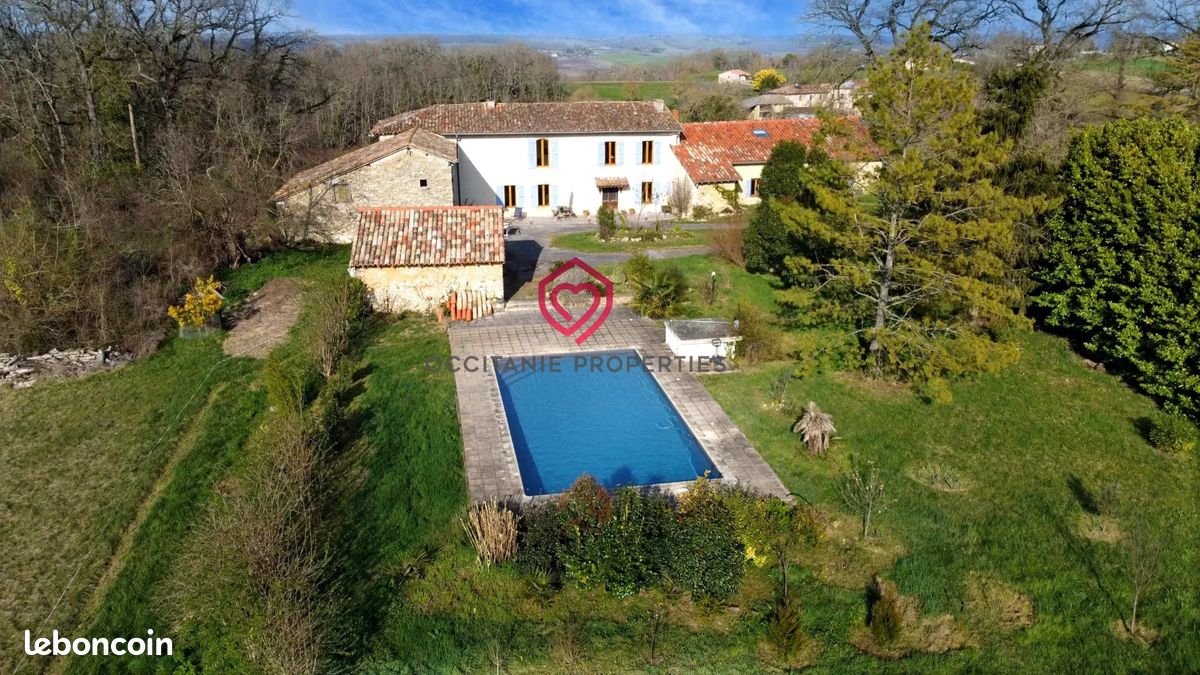 Maison 7 pièces 254 m² · à Aurignac · 254 m² · 453 000 €