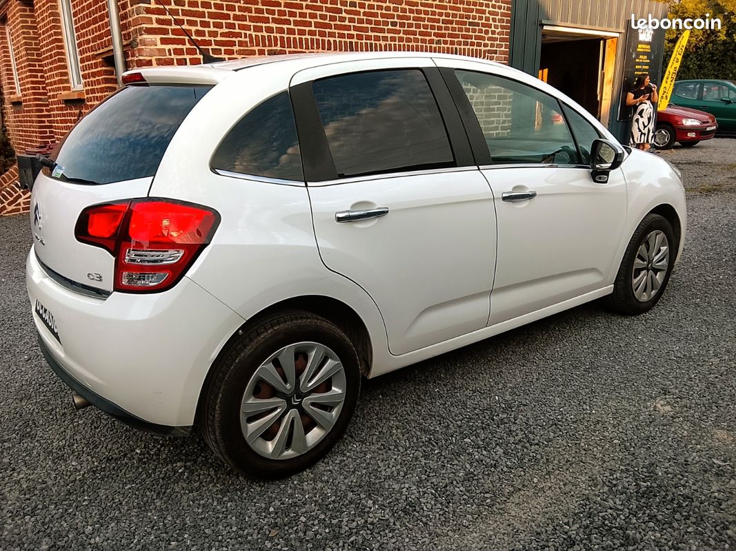 Citroen C3 1.4 HDi exclusive excellent état (image 3)
